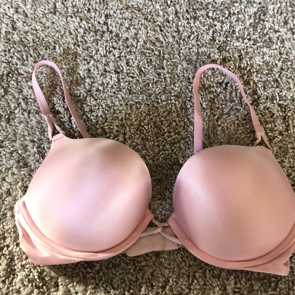 Victoria’s Secret bombshell bra